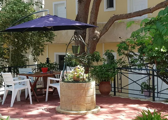 Kuris Studios & Apartments