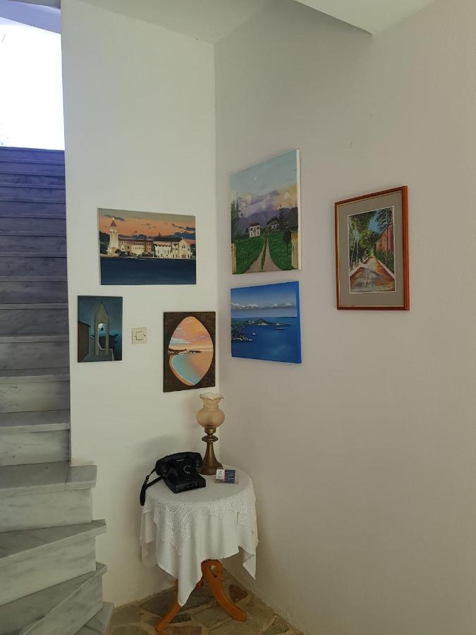 Kuris & * Vasilikí